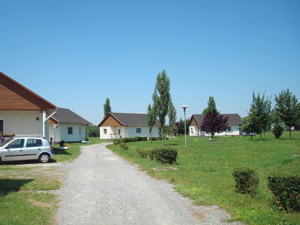 Termal Kemping Apartmanok Tiszaújváros Exterior foto